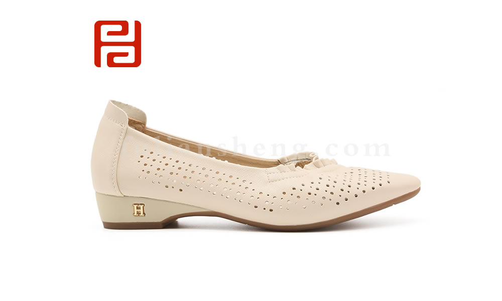 福連升低跟單鞋女夏季鏤空女鞋橡膠軟底媽媽豆豆鞋子涼鞋圖片