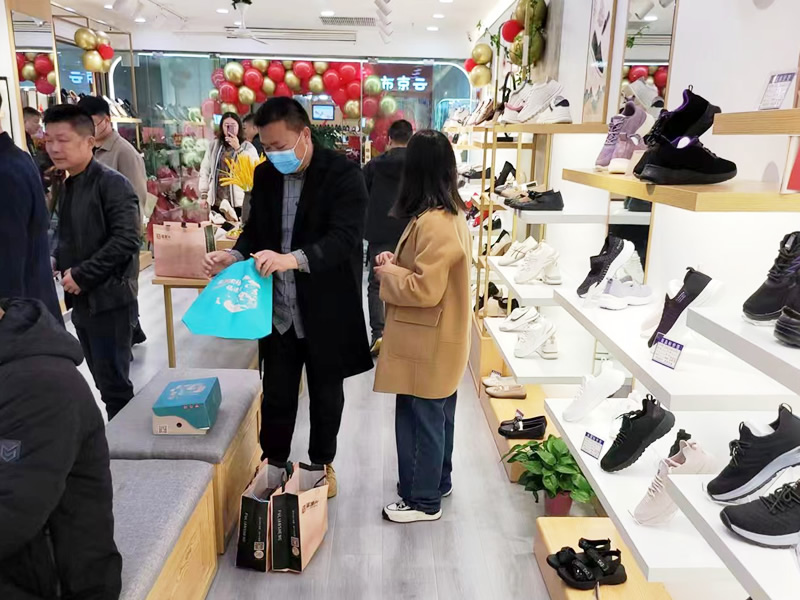 實體鞋店的鞋子利潤多大才賺錢？