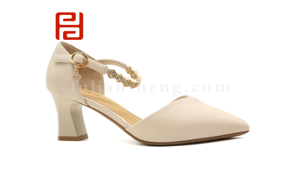 福連升夏季女鞋輕松工作中空鞋魅力時(shí)裝涼鞋