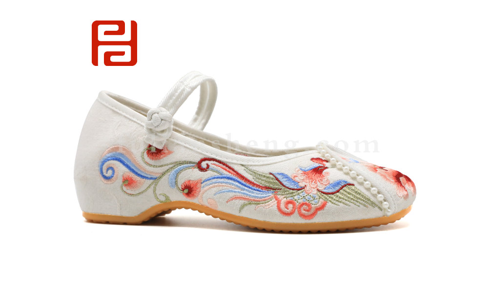 漢唐風(fēng)韻春季女鞋繡花布面料牛筋鞋底棉麻里布