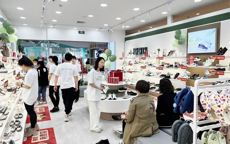 2024年經(jīng)營鞋店要做出改變