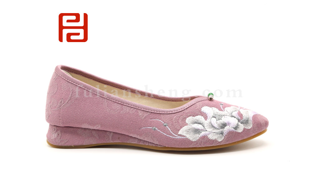福連升老北京布鞋女春漢服鞋子女古風(fēng)淡雅坡跟繡花鞋圖片