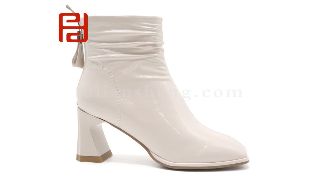 福連升休閑鞋冬季高跟褶皺短靴工作時尚亮面女鞋圖片