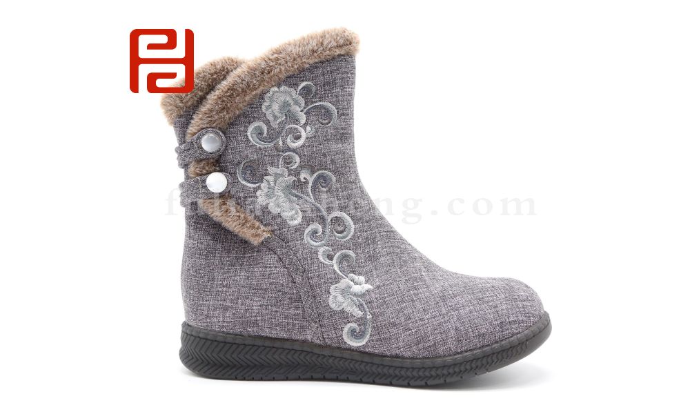 福連升老北京布鞋冬季加絨保暖中國風(fēng)刺繡短靴女款圖片