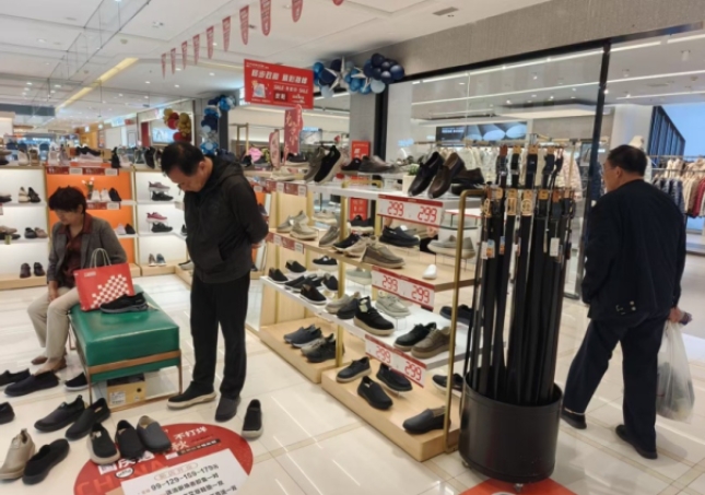 賀：福連升休閑鞋河南洛陽洛龍區(qū)專賣店正式開業(yè)！