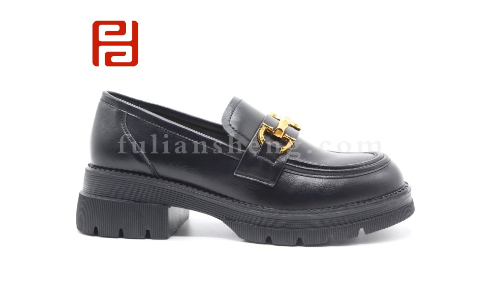 春季新款英倫金屬環(huán)扣復(fù)古樂福鞋中跟厚底女鞋